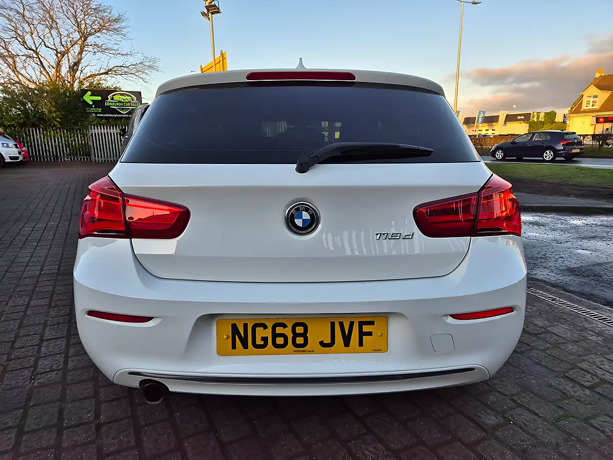 Used 2019 BMW 1 Series Sport Alpine White - Interior and Exterior details 5