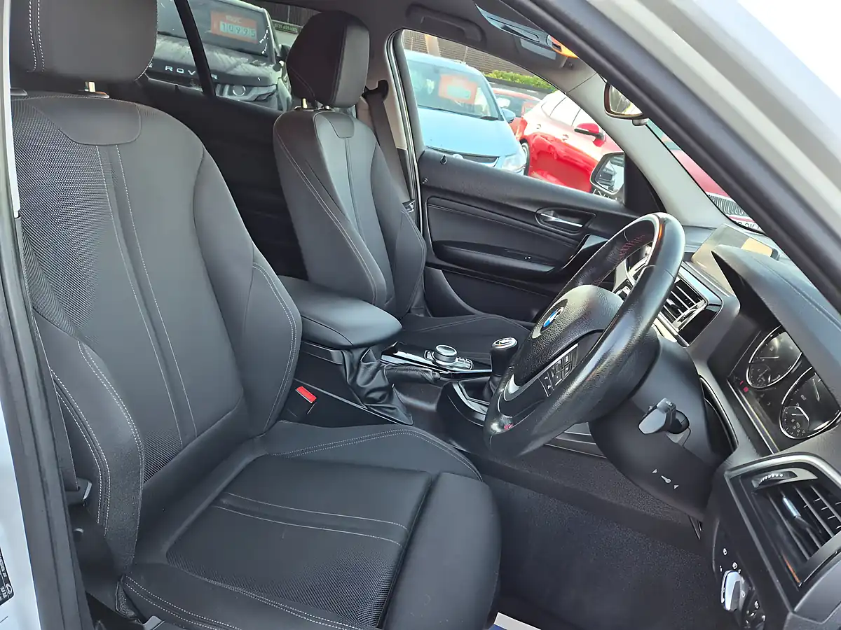 Used 2019 BMW 1 Series Sport Alpine White - Interior and Exterior details 8