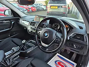 Used 2019 BMW 1 Series Sport Alpine White - Interior and Exterior details 9