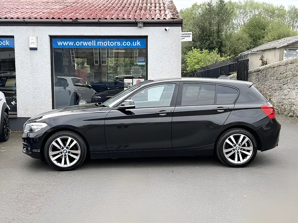 Used 2019 BMW 1 Series Sport Black Sapphire - Interior and Exterior details 19