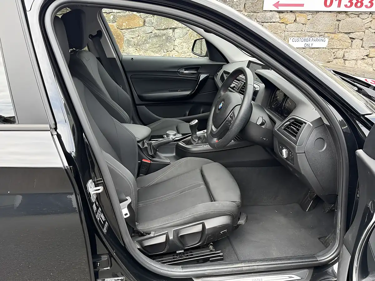 Used 2019 BMW 1 Series Sport Black Sapphire - Interior and Exterior details 5