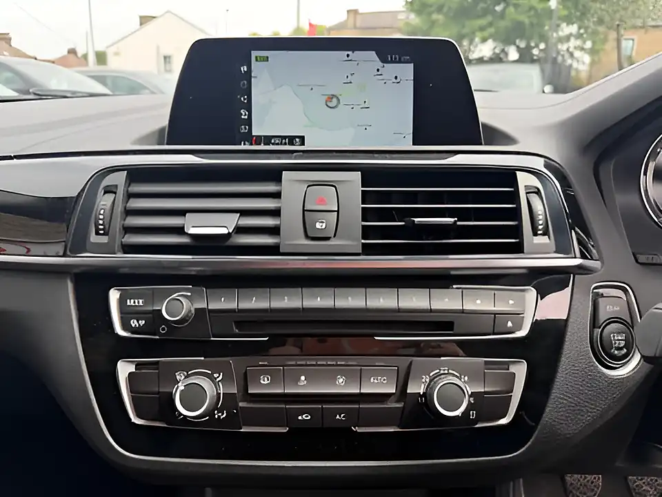 Used 2019 BMW 1 Series Sport Seaside Blue - Interior and Exterior details 11