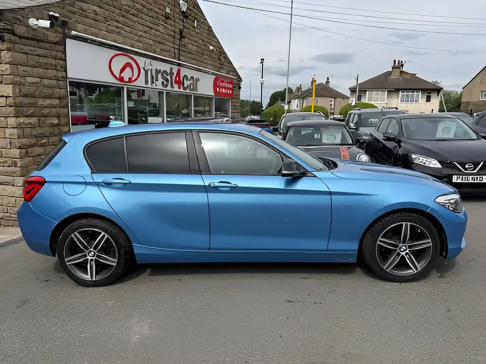 Used 2019 BMW 1 Series Sport Seaside Blue - Interior and Exterior details 6