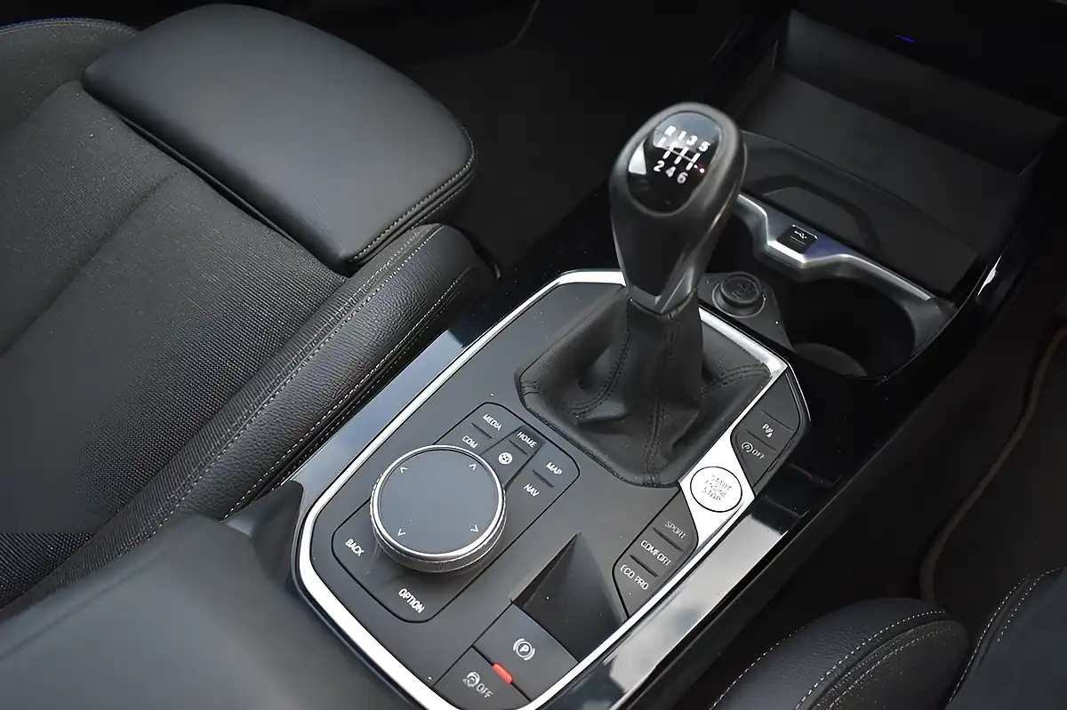 Used 2019 BMW 1 Series Sport Seaside Blue - Interior and Exterior details 12
