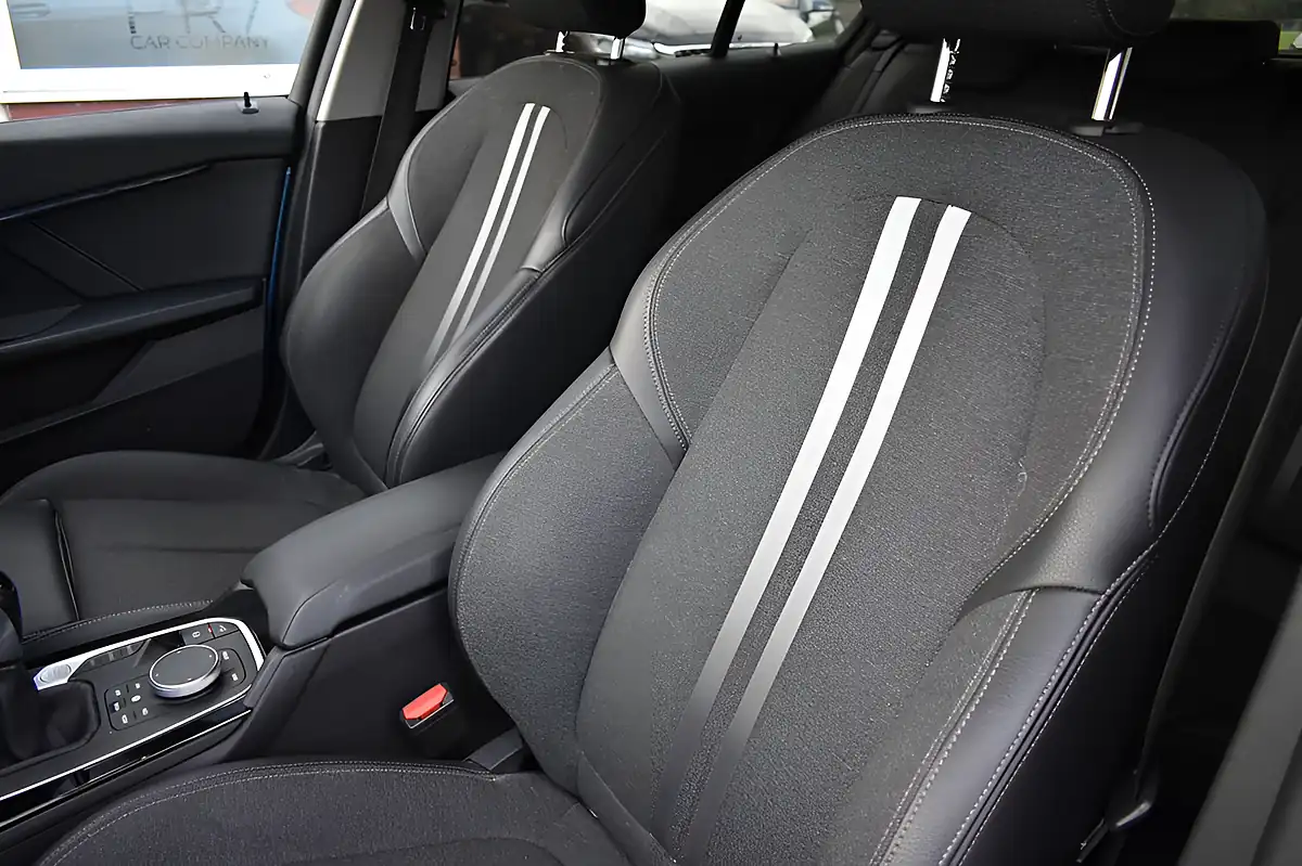 Used 2019 BMW 1 Series Sport Seaside Blue - Interior and Exterior details 5