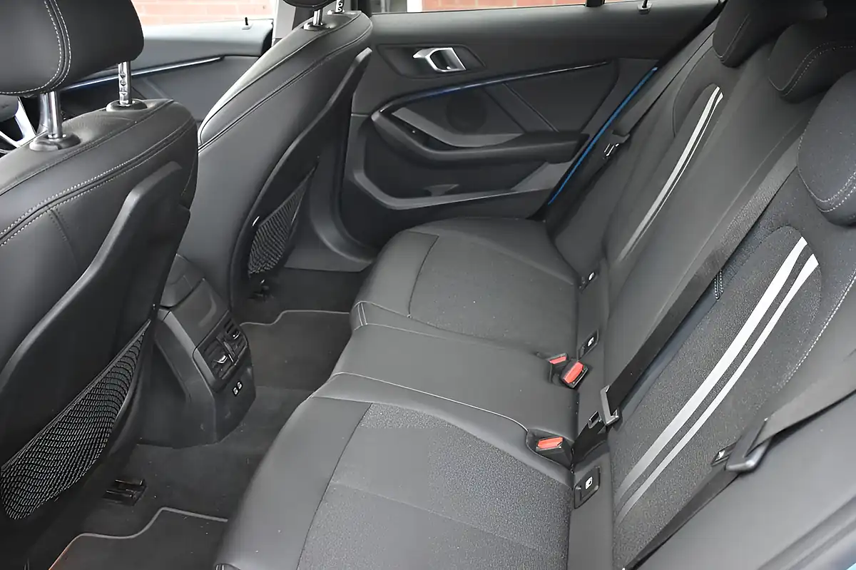 Used 2019 BMW 1 Series Sport Seaside Blue - Interior and Exterior details 8