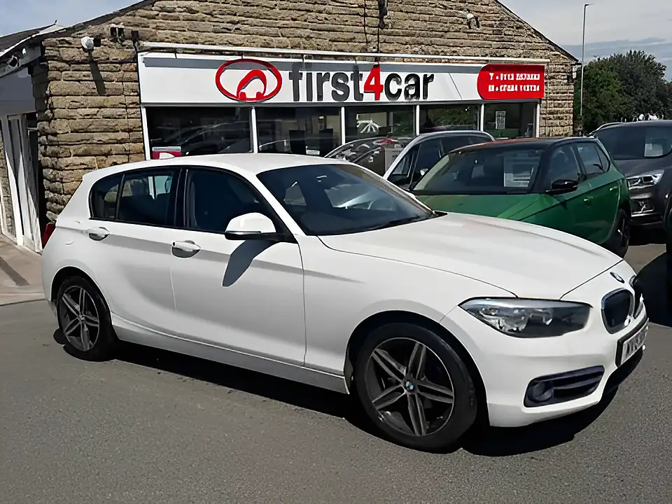 Used 2019 BMW 1 Series Sport White - Front View