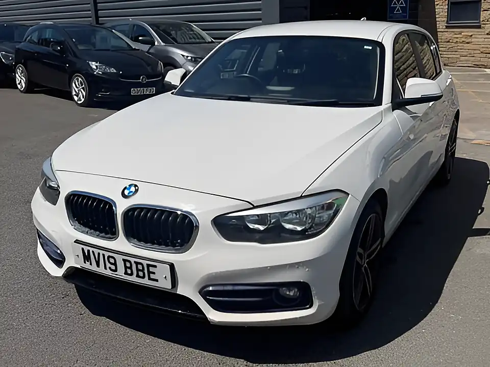 Used 2019 BMW 1 Series Sport White - Interior and Exterior details 3