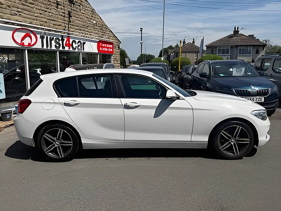 Used 2019 BMW 1 Series Sport White - Interior and Exterior details 6