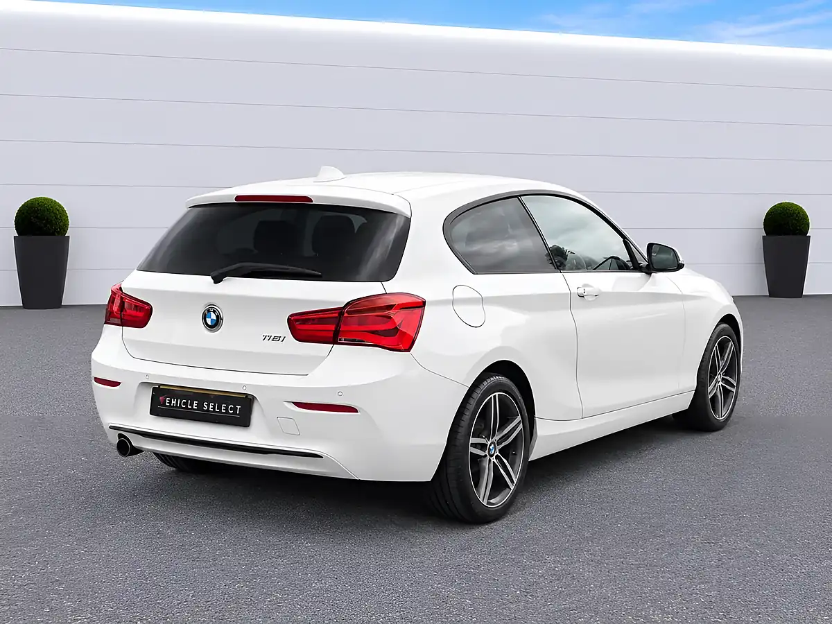 Used 2019 BMW 1 Series Sport White - Interior and Exterior details 10