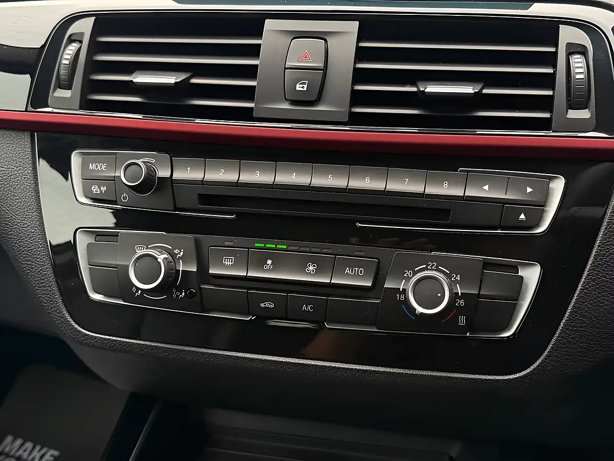 Used 2019 BMW 1 Series Sport White - Interior and Exterior details 17