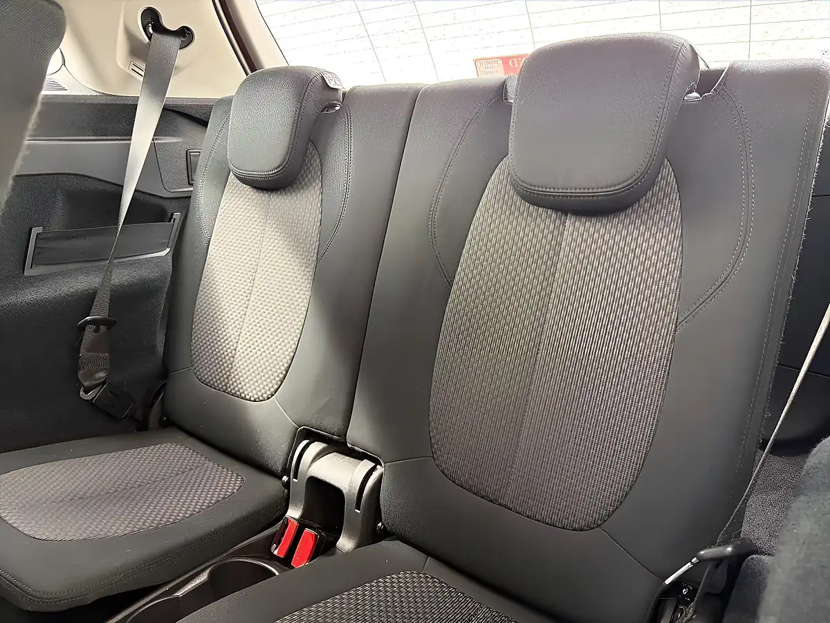Used 2019 BMW 2 Series Gran Tourer Se Red - Interior and Exterior details 16