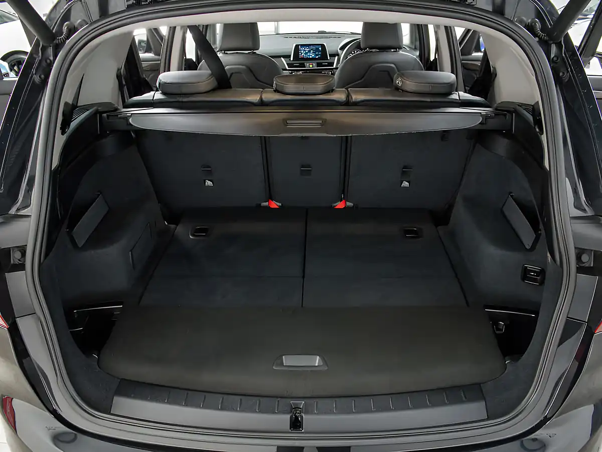 Used 2019 BMW 2 Series Luxury Black - Interior and Exterior details 17