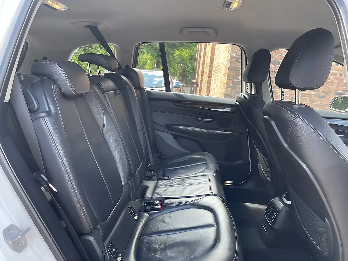 Used 2019 BMW 2 Series Luxury White - Interior and Exterior details 18