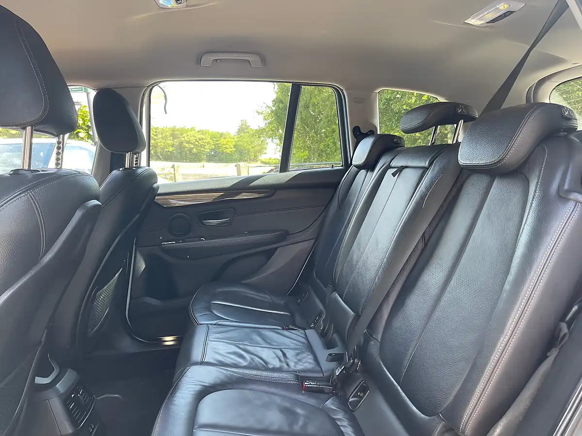 Used 2019 BMW 2 Series Luxury White - Interior and Exterior details 19