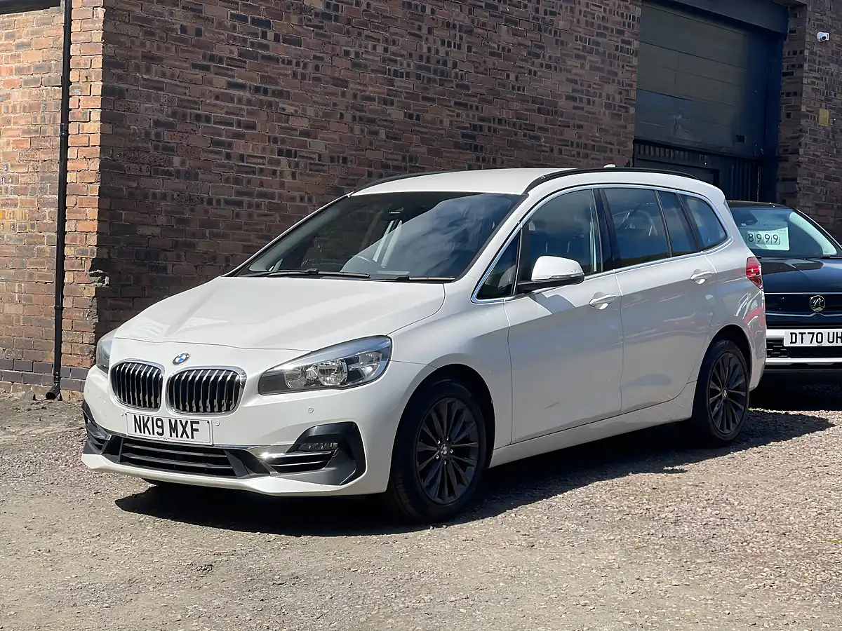 Used 2019 BMW 2 Series Luxury White - Interior and Exterior details 5