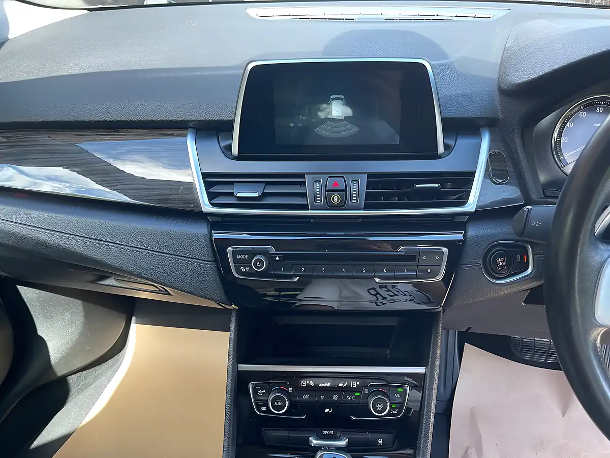 Used 2019 BMW 2 Series Luxury White - Interior and Exterior details 7
