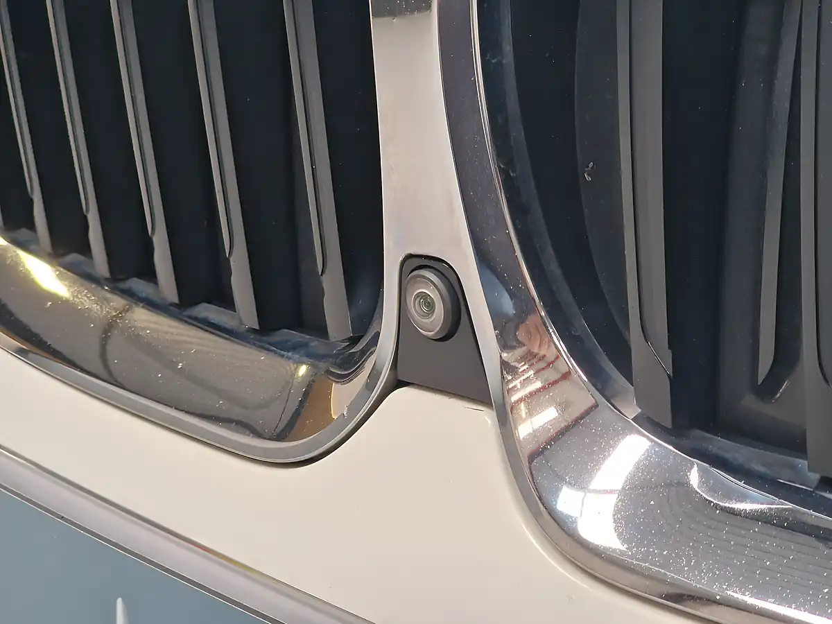 Used 2019 BMW 3 Series M Sport Alpine White - Interior and Exterior details 17