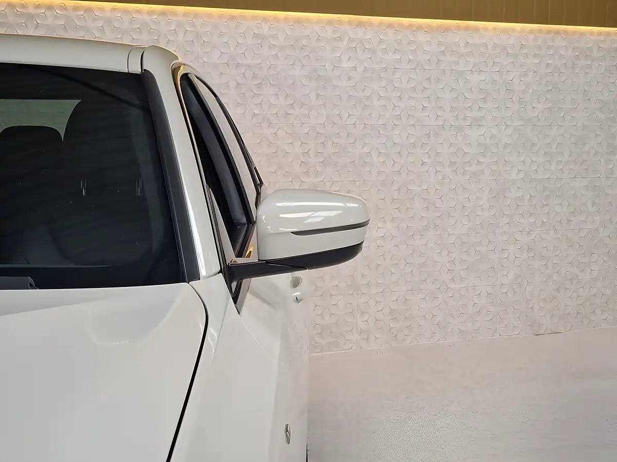 Used 2019 BMW 3 Series M Sport Alpine White - Interior and Exterior details 18