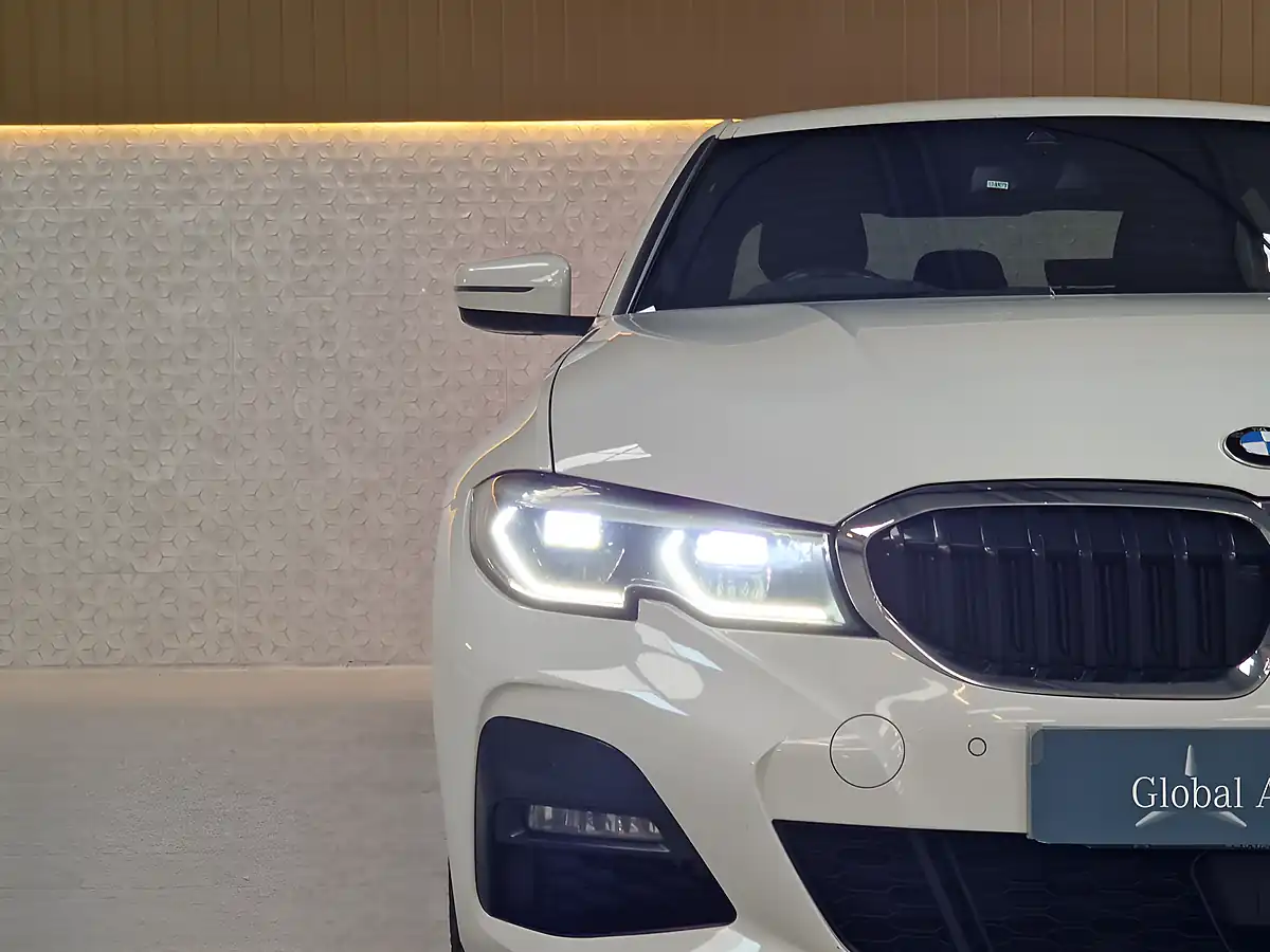 Used 2019 BMW 3 Series M Sport Alpine White - Interior and Exterior details 6