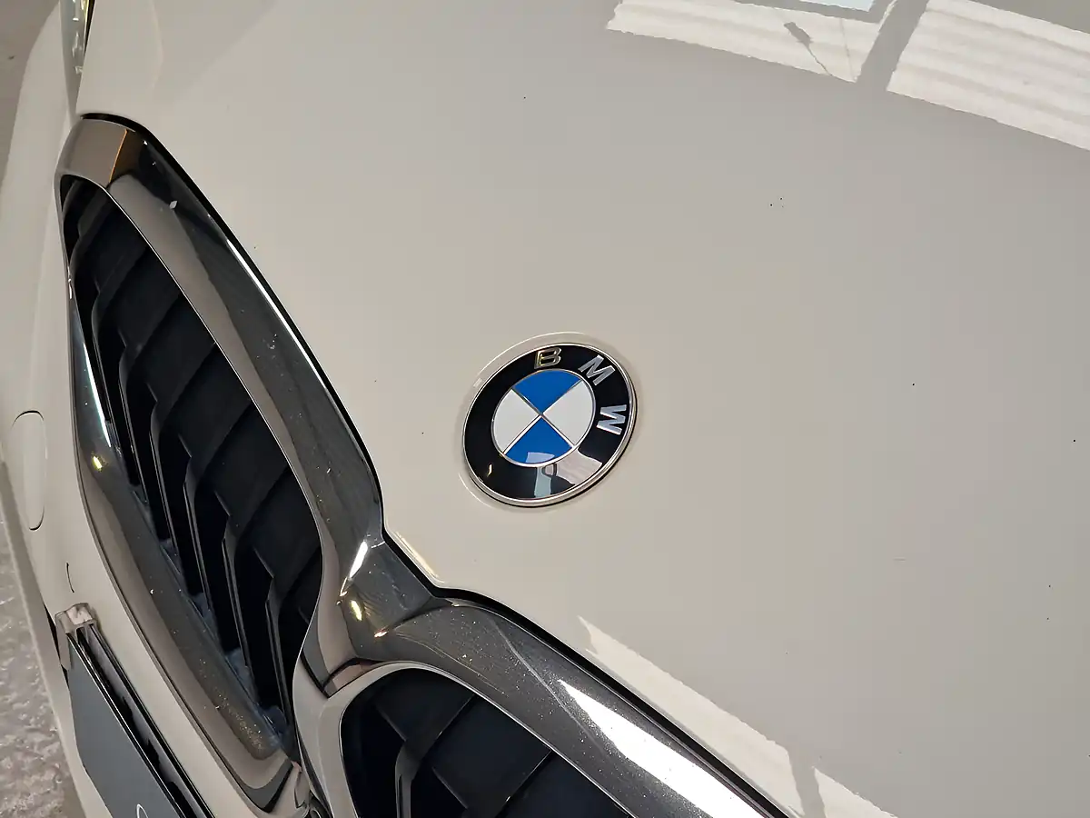 Used 2019 BMW 3 Series M Sport Alpine White - Interior and Exterior details 9