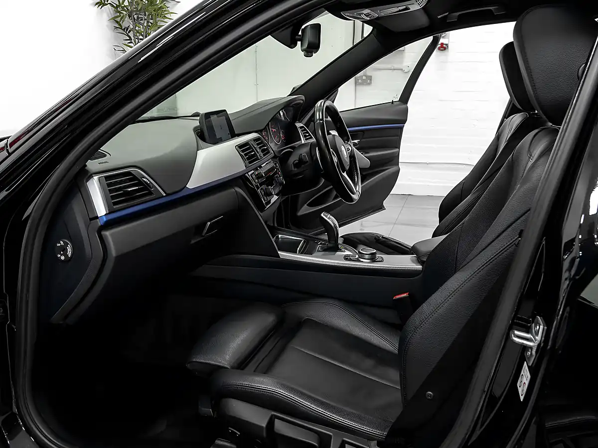 Used 2019 BMW 3 Series M Sport Black Sapphire - Interior and Exterior details 13