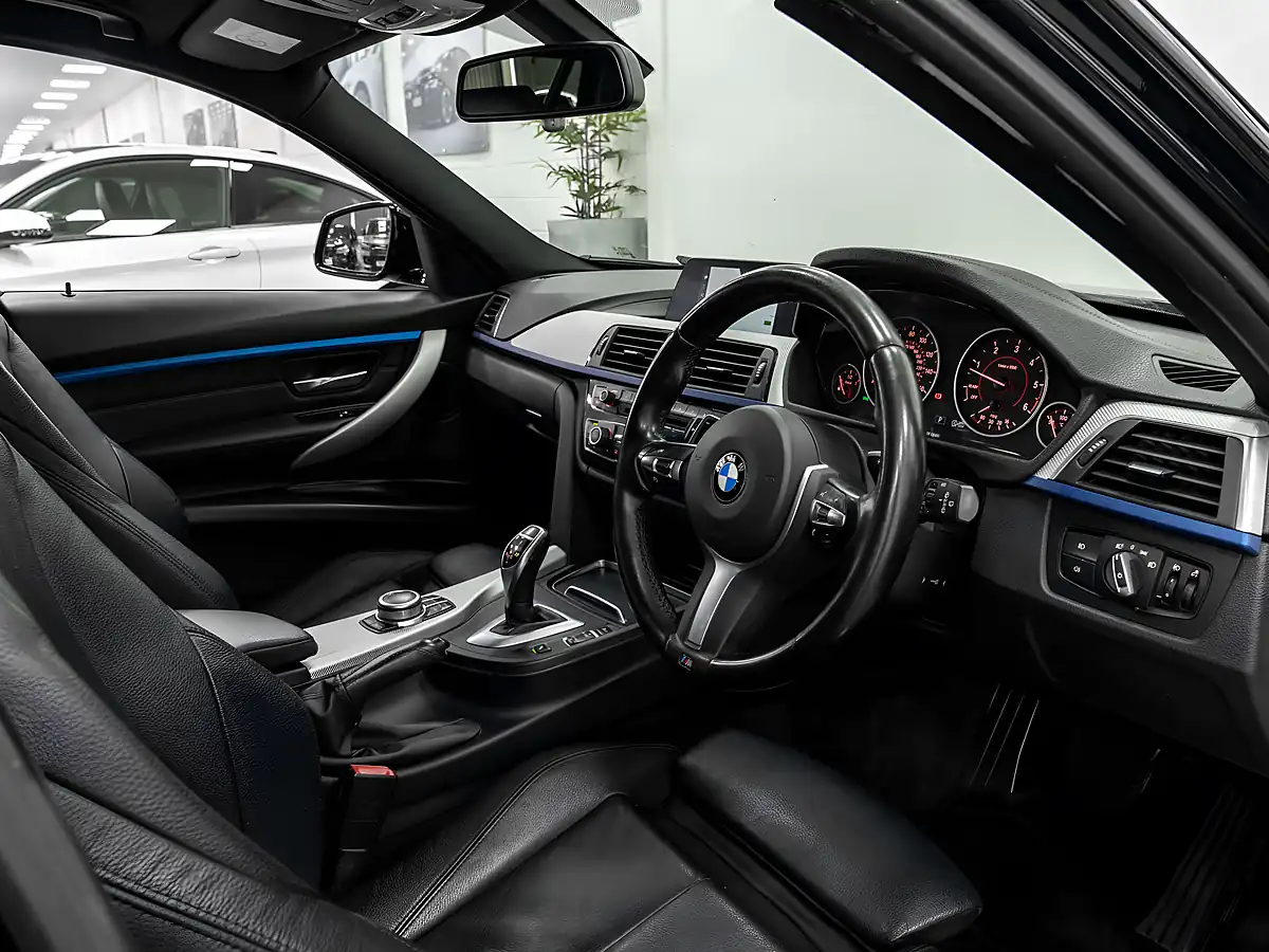 Used 2019 BMW 3 Series M Sport Black Sapphire - Interior and Exterior details 14