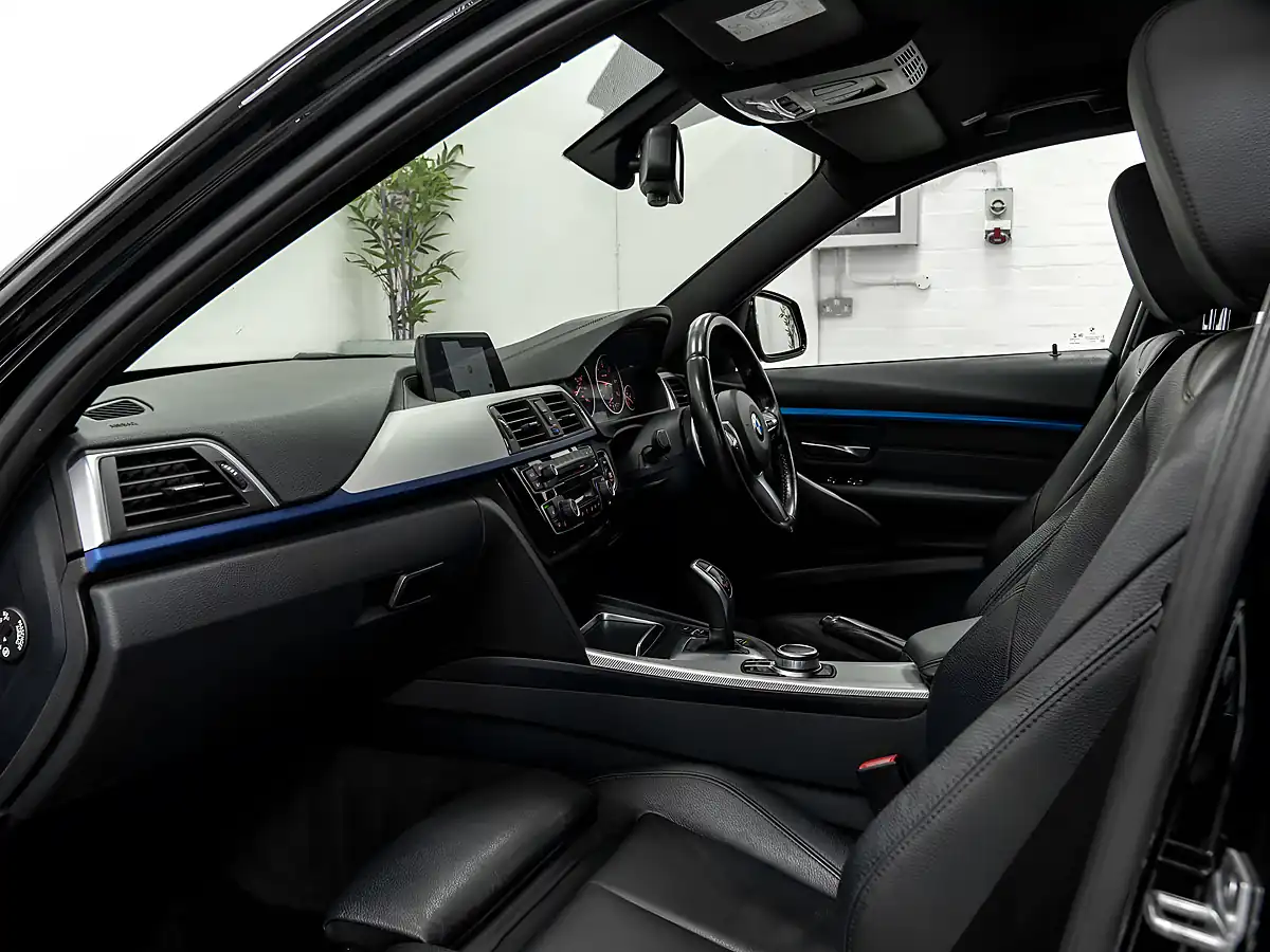 Used 2019 BMW 3 Series M Sport Black Sapphire - Interior and Exterior details 15