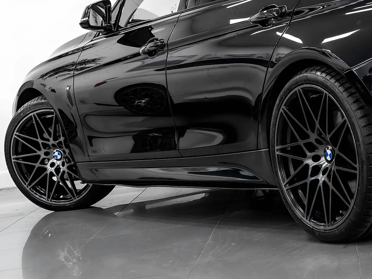 Used 2019 BMW 3 Series M Sport Black Sapphire - Interior and Exterior details 9