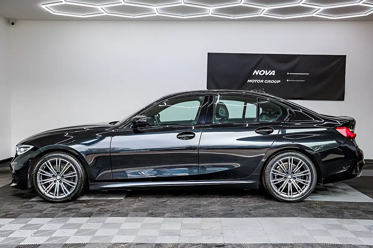 Used 2019 BMW 3 Series M Sport Black Sapphire - Interior and Exterior details 11