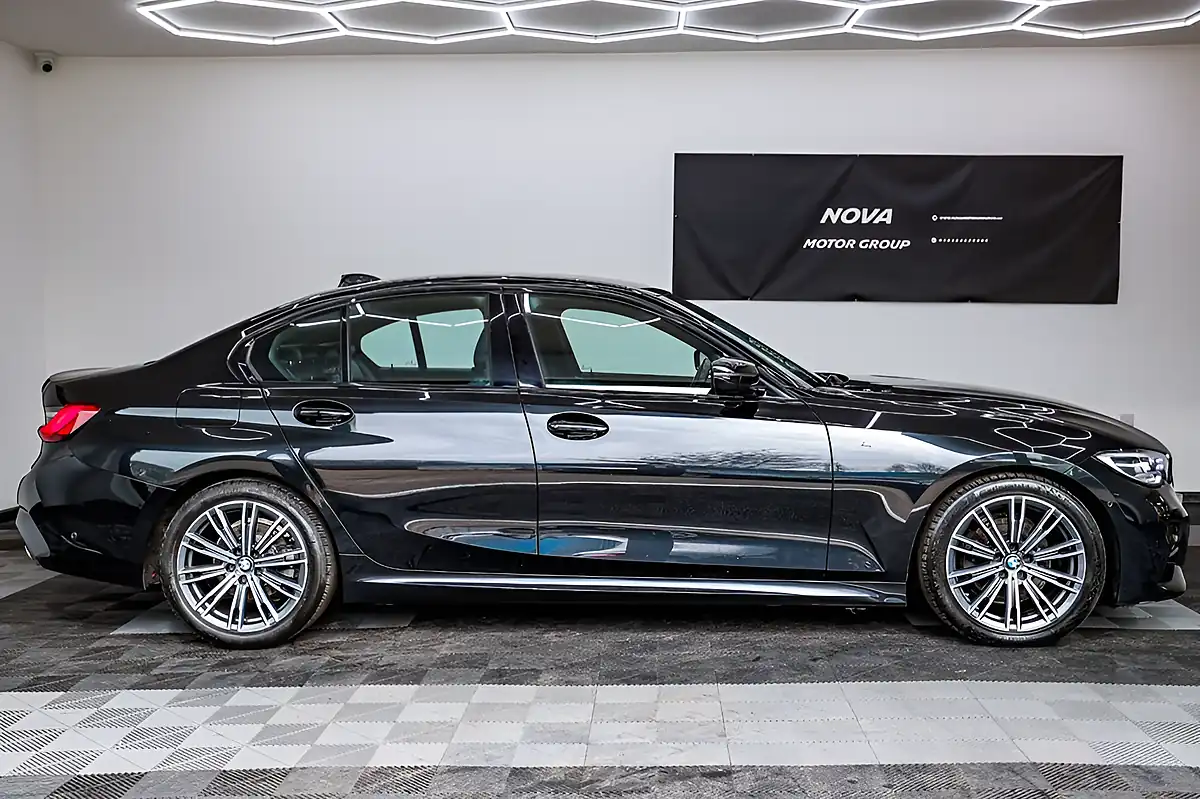 Used 2019 BMW 3 Series M Sport Black Sapphire - Interior and Exterior details 9