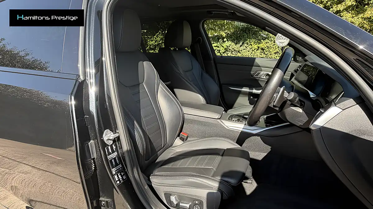 Used 2019 BMW 3 Series M Sport Black Sapphire Metallic - Interior and Exterior details 5