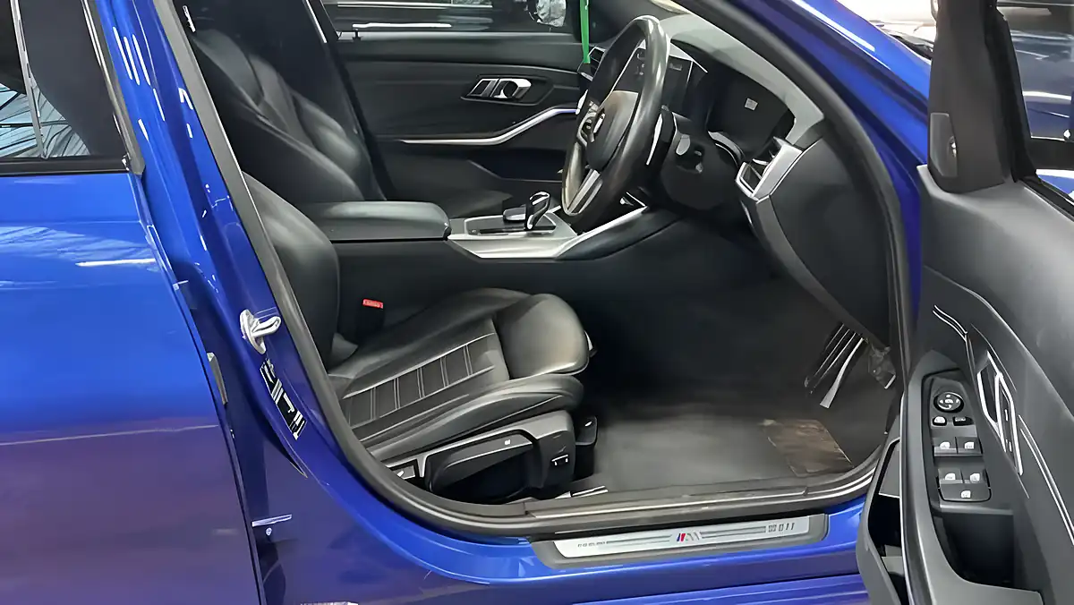 Used 2019 BMW 3 Series M Sport Blue - Interior and Exterior details 11
