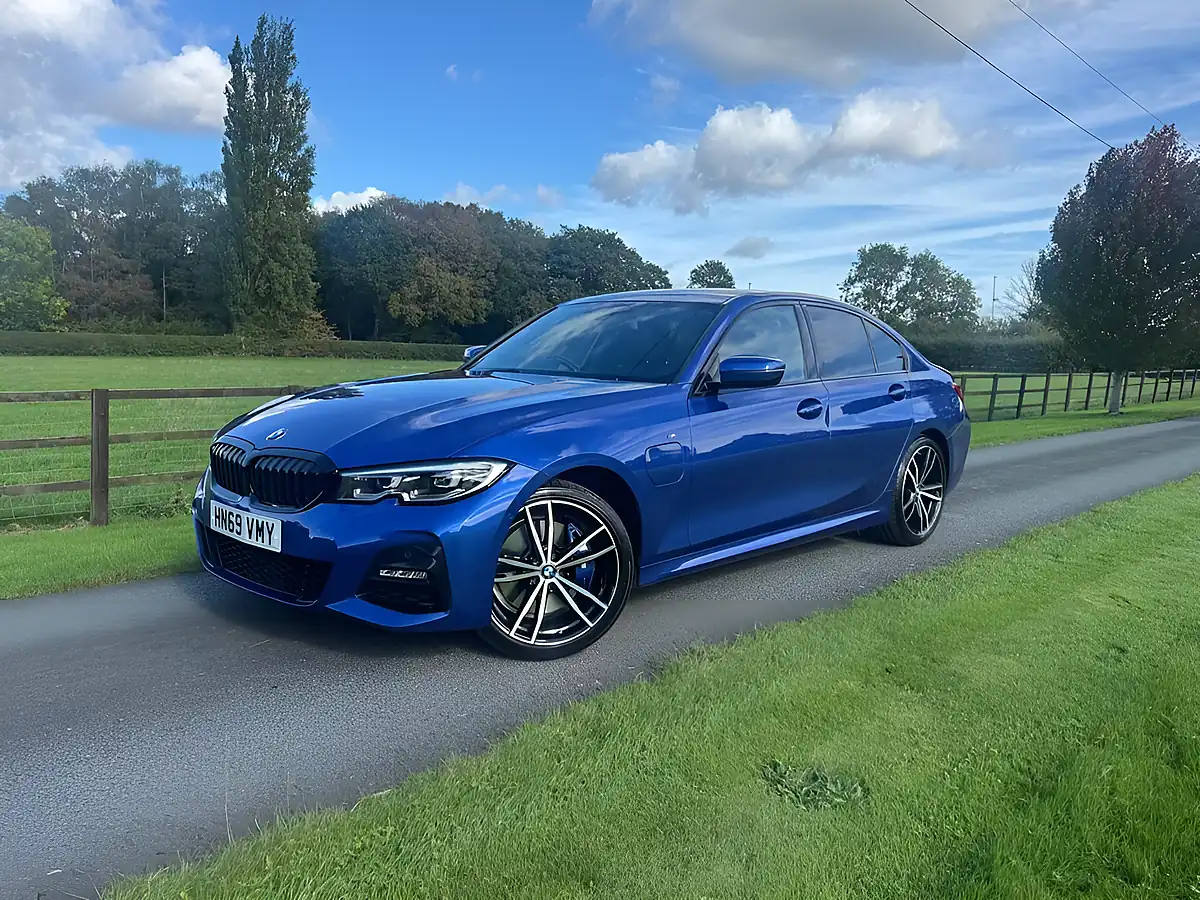 Used 2019 BMW 3 Series M Sport Blue - Interior and Exterior details 8