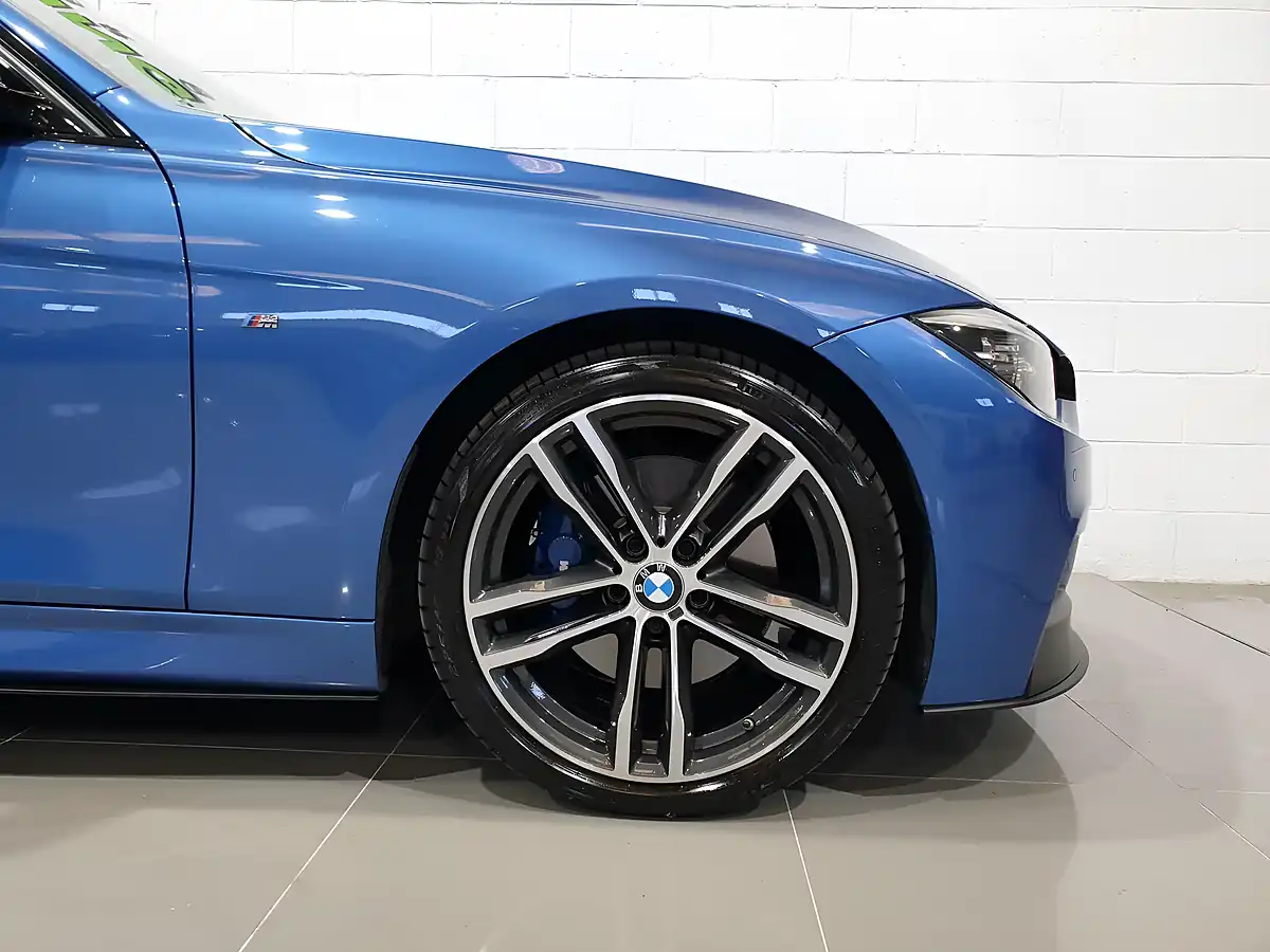 Used 2019 BMW 3 Series M Sport Shadow Edition Touring Blue - Interior and Exterior details 15
