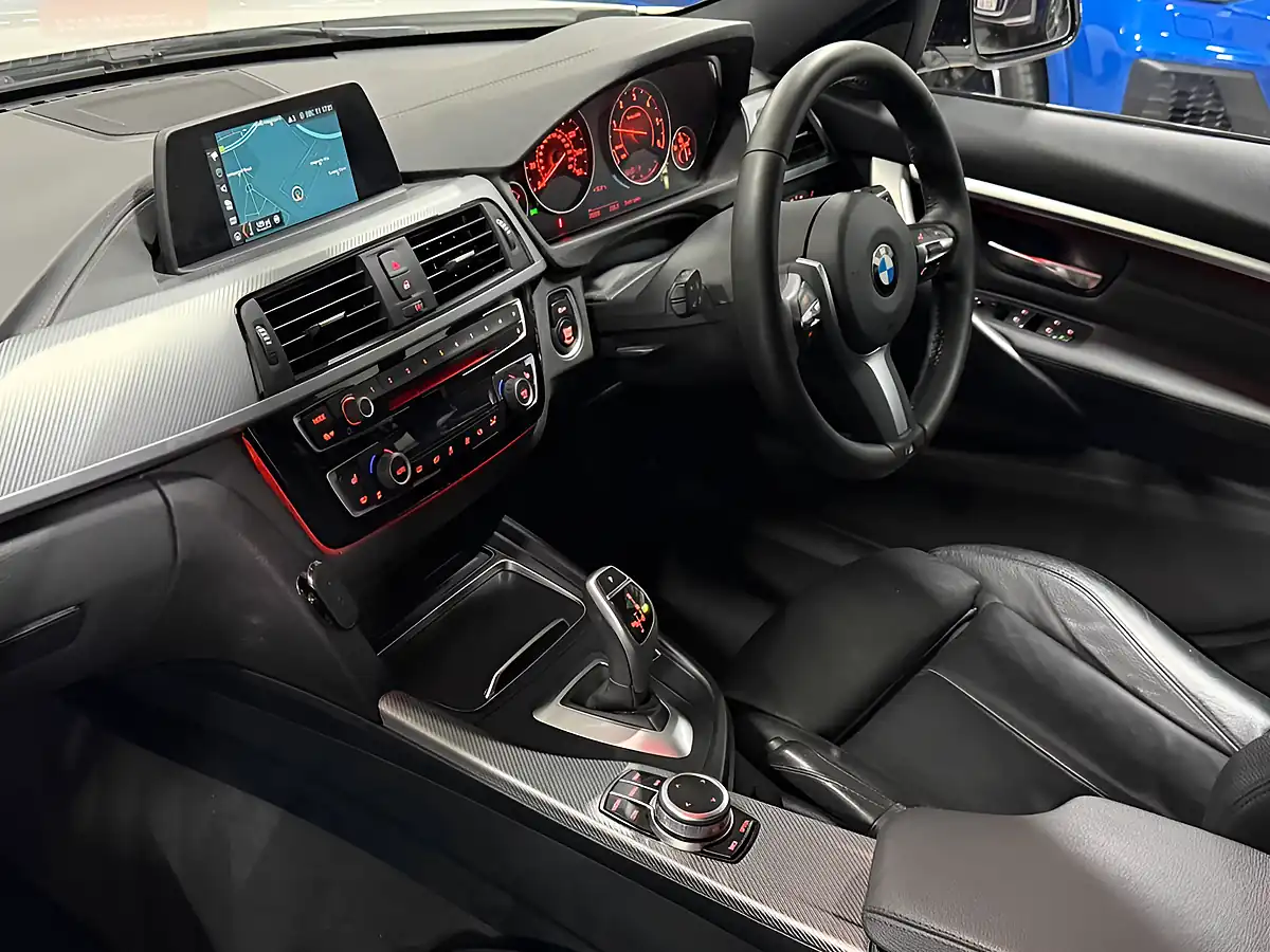 Used 2019 BMW 3 Series M Sport Shadow Edition Touring White - Interior and Exterior details 12