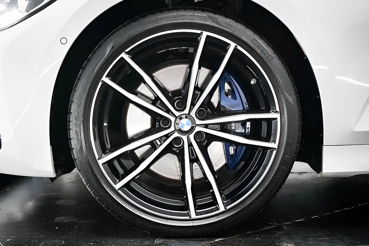 Used 2019 BMW 3 Series M Sport Touring White - Interior and Exterior details 19