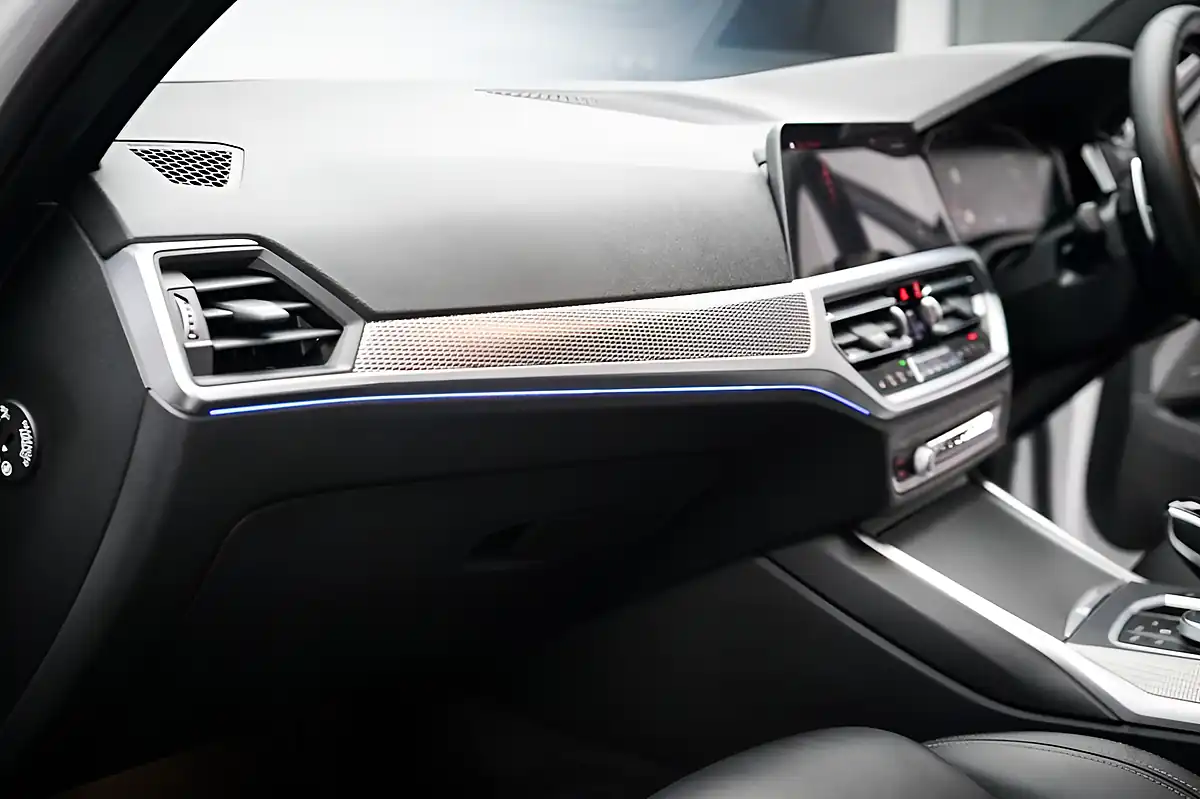 Used 2019 BMW 3 Series M Sport Touring White - Interior and Exterior details 4