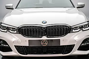 Used 2019 BMW 3 Series M Sport Touring White - Interior and Exterior details 9
