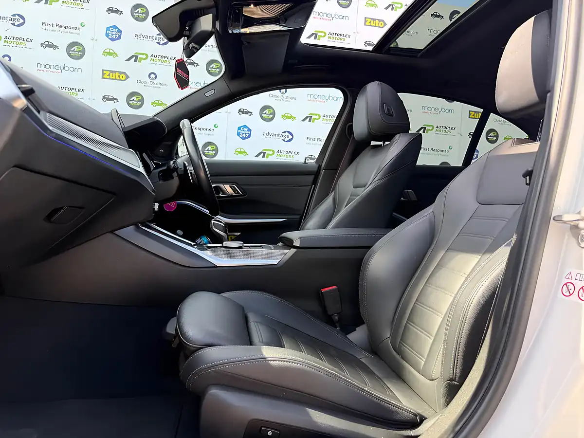 Used 2019 BMW 3 Series M Sport White - Interior and Exterior details 11