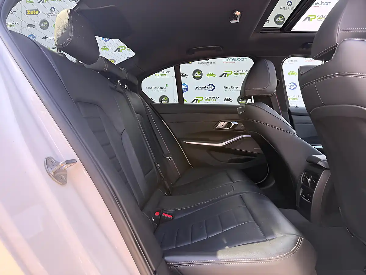 Used 2019 BMW 3 Series M Sport White - Interior and Exterior details 15