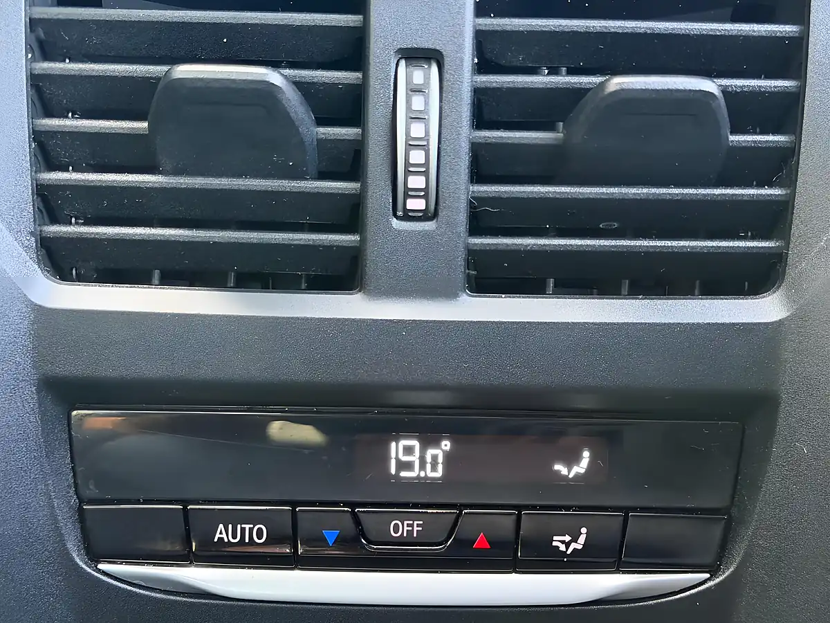 Used 2019 BMW 3 Series M Sport White - Interior and Exterior details 18