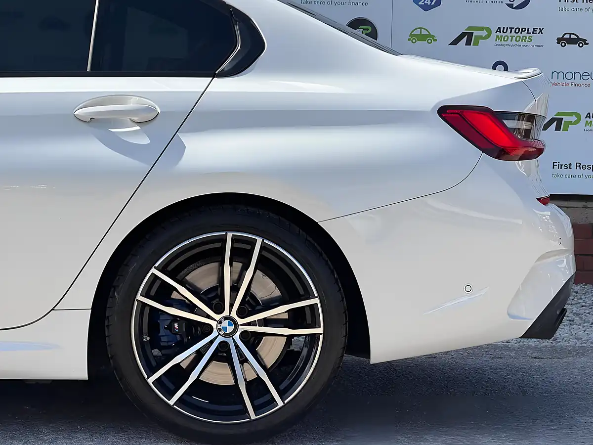 Used 2019 BMW 3 Series M Sport White - Interior and Exterior details 19