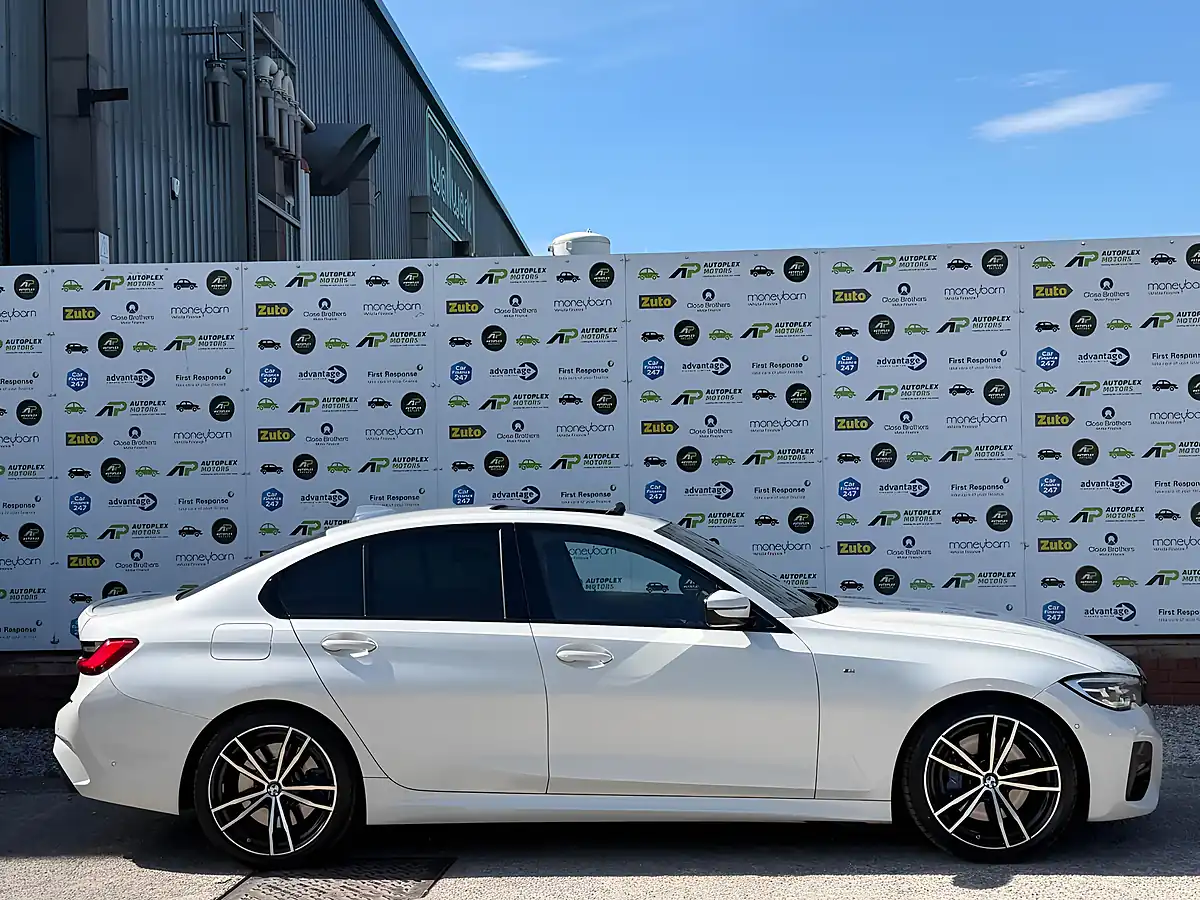 Used 2019 BMW 3 Series M Sport White - Interior and Exterior details 8