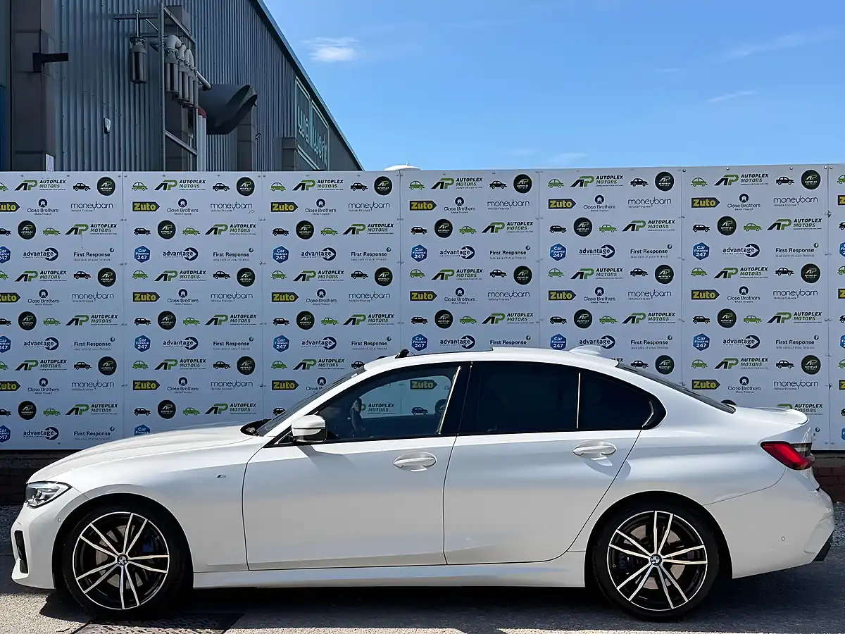Used 2019 BMW 3 Series M Sport White - Interior and Exterior details 9