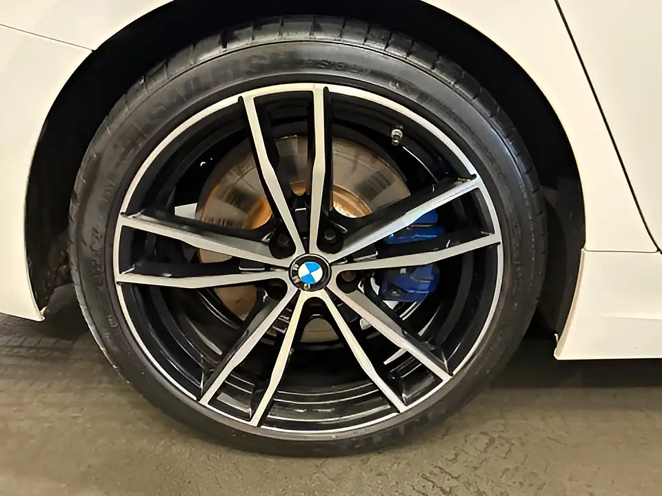 Used 2019 BMW 3 Series M Sport White - Interior and Exterior details 14
