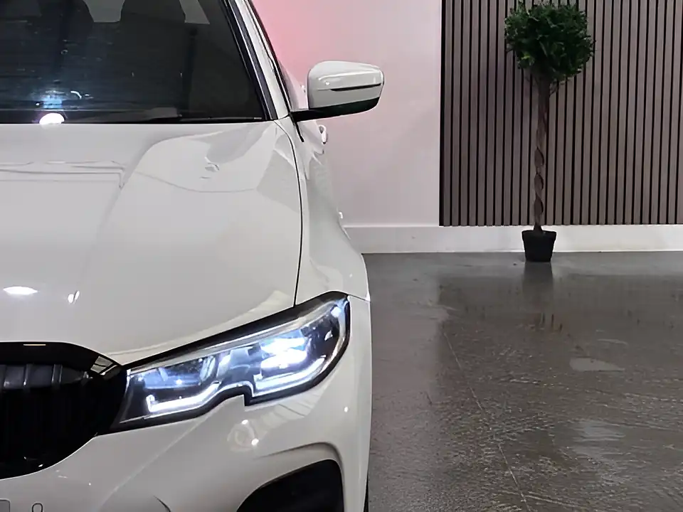 Used 2019 BMW 3 Series M Sport White - Interior and Exterior details 18