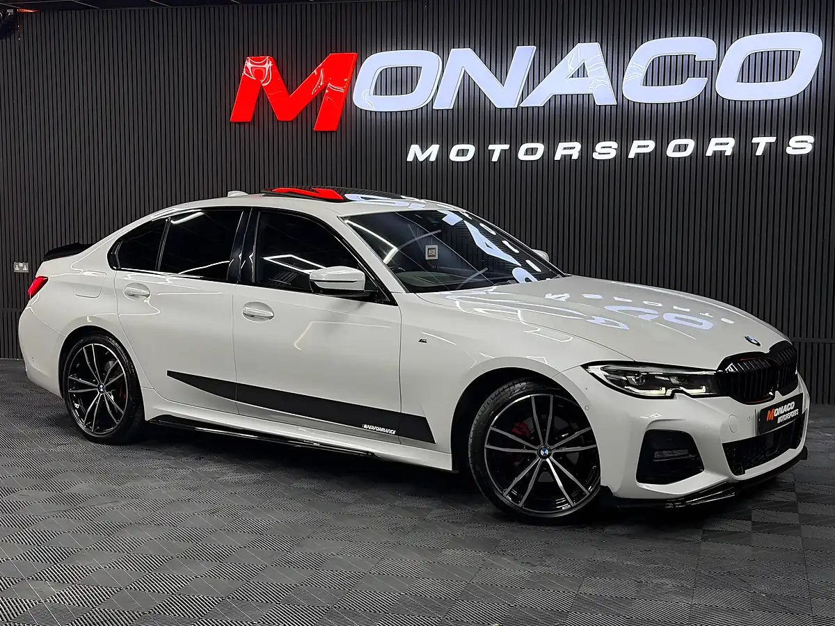 Used 2019 BMW 3 Series M Sport White - Front View