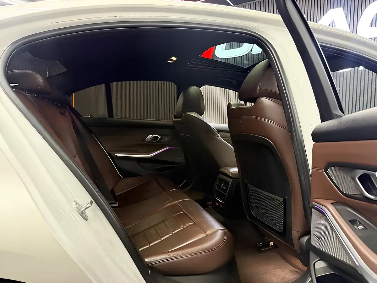Used 2019 BMW 3 Series M Sport White - Interior and Exterior details 16