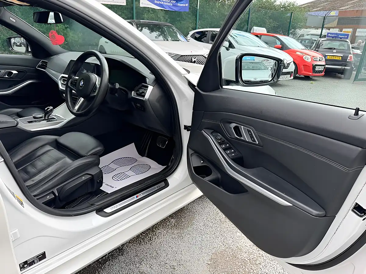 Used 2019 BMW 3 Series M Sport White - Interior and Exterior details 11